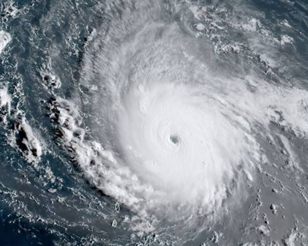 É normal haver três furacões no Oceano Atlântico?
